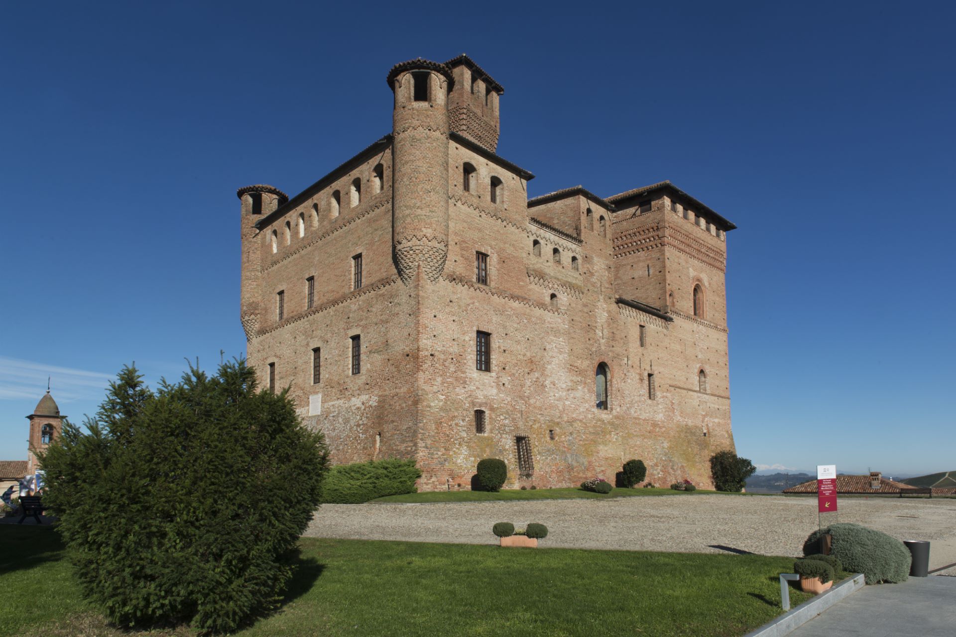 https://www.mit-impianti.it/wp-content/uploads/2021/04/grinzane_2.jpg