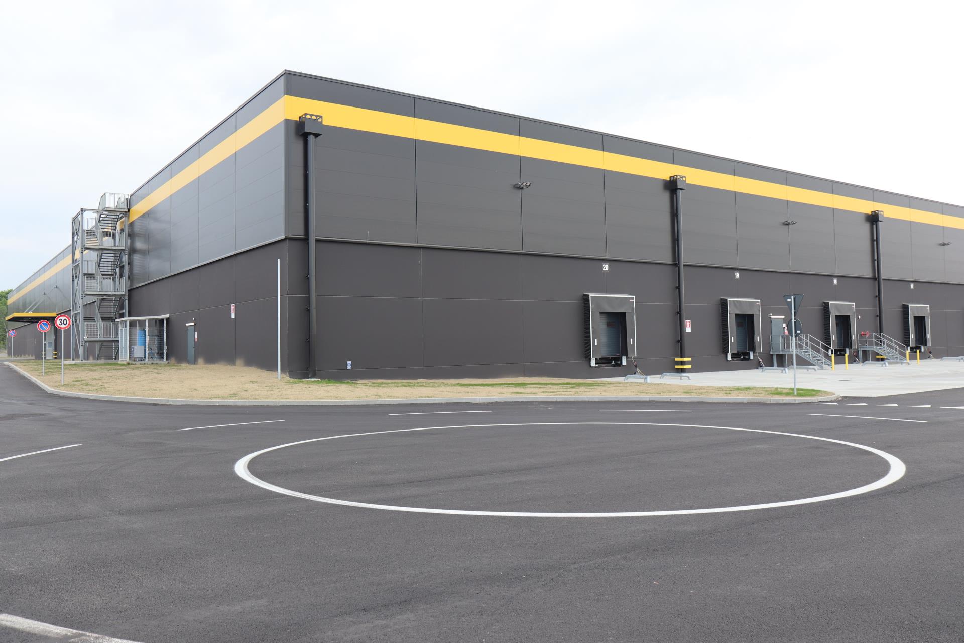 https://www.mit-impianti.it/wp-content/uploads/2022/05/Pirelli_3.jpg