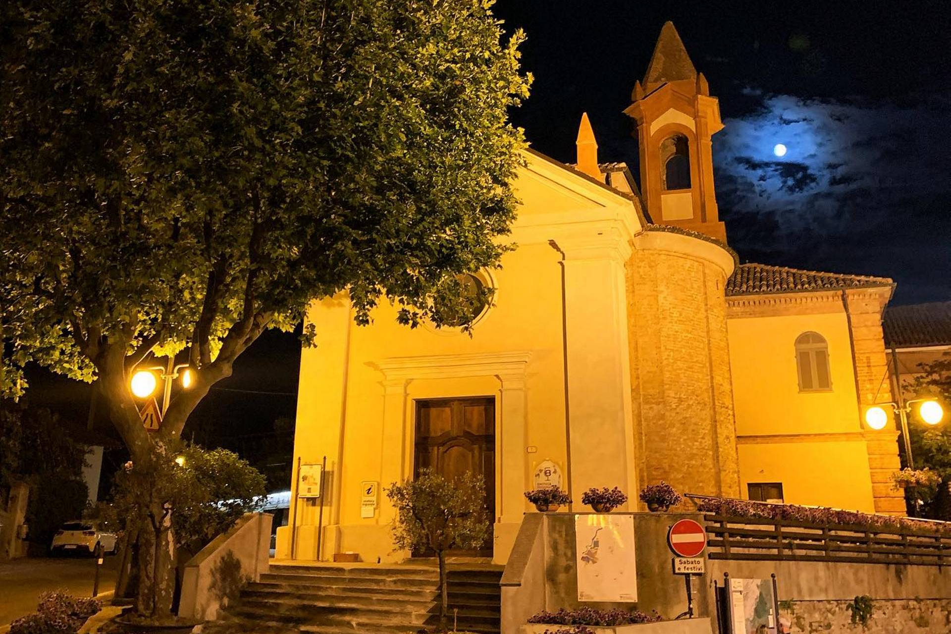https://www.mit-impianti.it/wp-content/uploads/2022/08/barbaresco_8.jpg